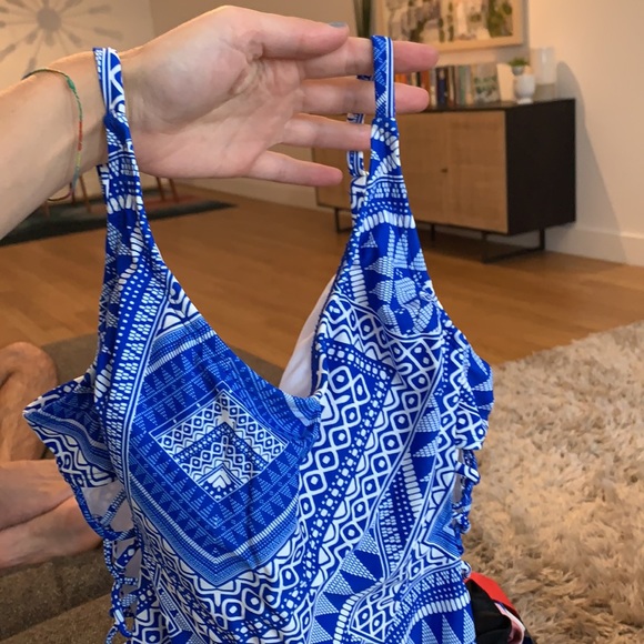 Design Lab one piece - Picture 3 of 7